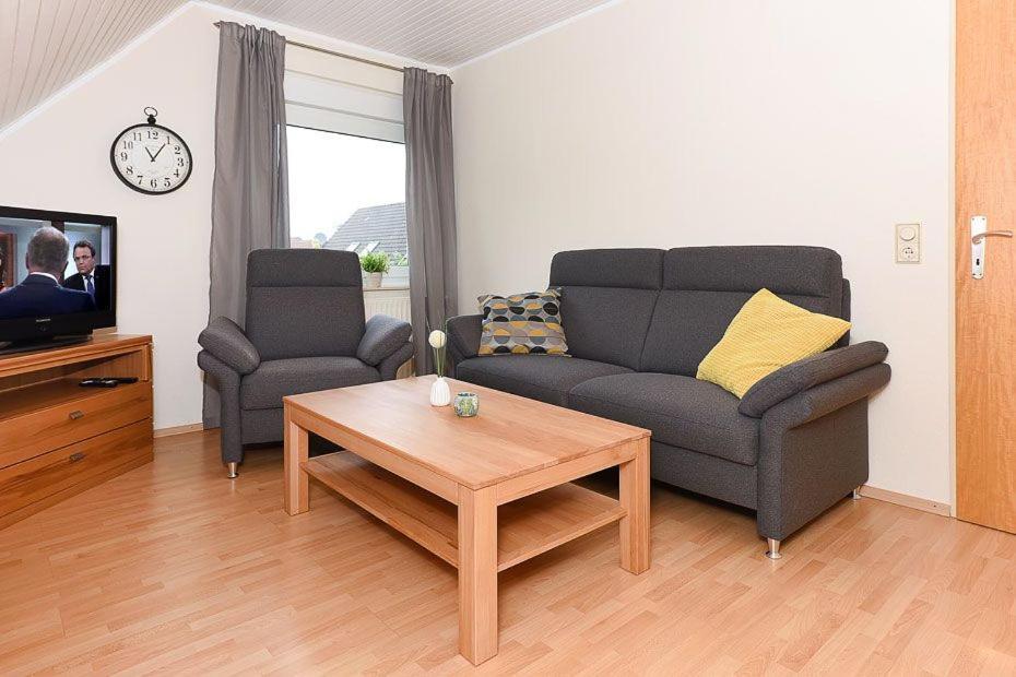 Ferienwohnungen Haus Gezeiten Neuharlingersiel Bagian luar foto
